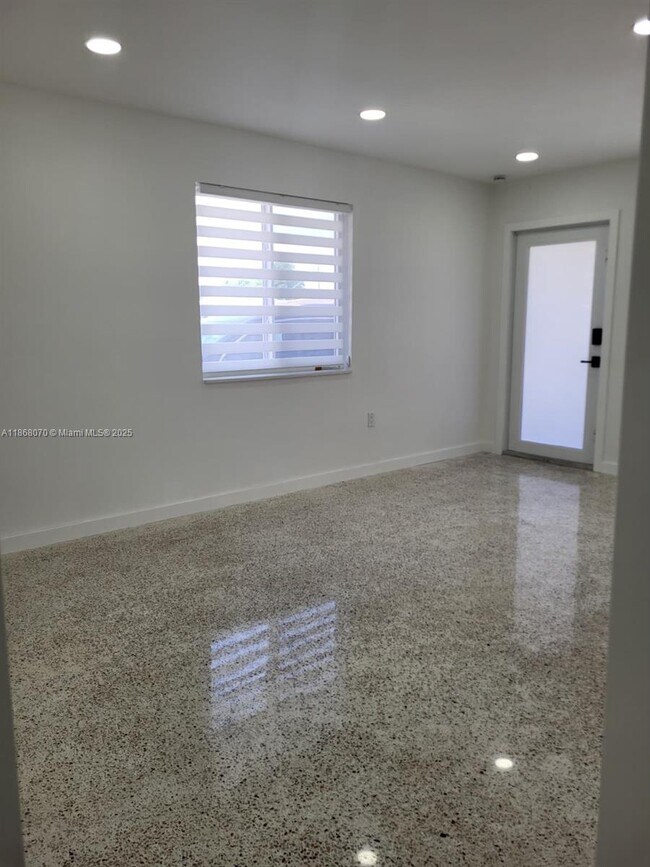 Building Photo - 9226 SW 37th St
