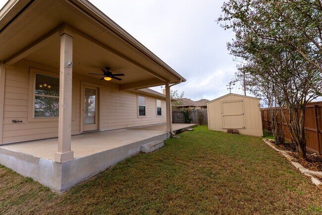 Building Photo - 448 Bottle Brush Dr