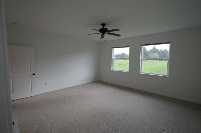 Building Photo - Modern & comfortable home in a country setting on 1 acre in Sequim