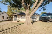 Building Photo - 2920 Featherston Ave