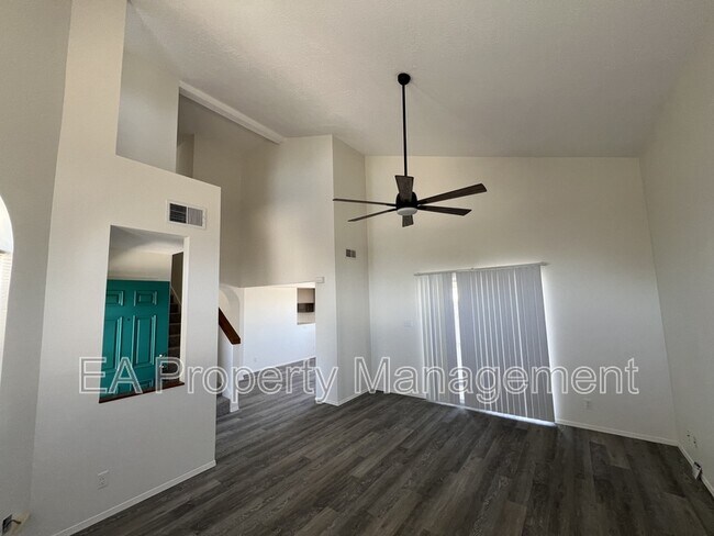 Building Photo - 7259 Pajarito Rd NE