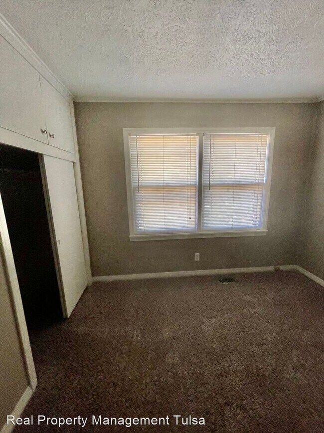 Building Photo - 3 br, 1 bath House - 5004 S Quincy Ave