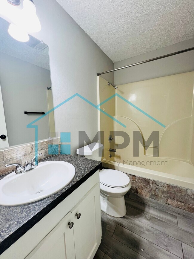 Building Photo - 212 LA-144