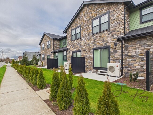 Building Photo - 2201 DeJong Dr