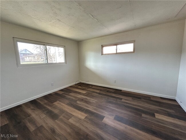 Building Photo - 301 Martin St