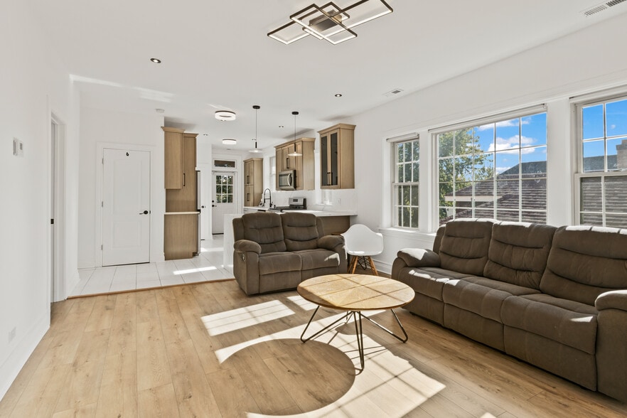 Family Room - 7131 W Altgeld St