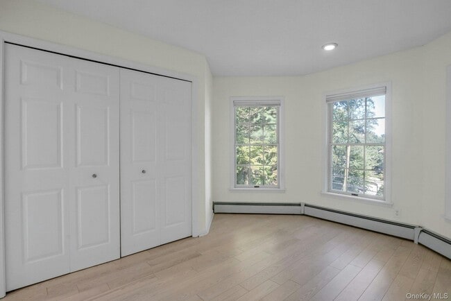 Building Photo - 75 Woodcrest Ave