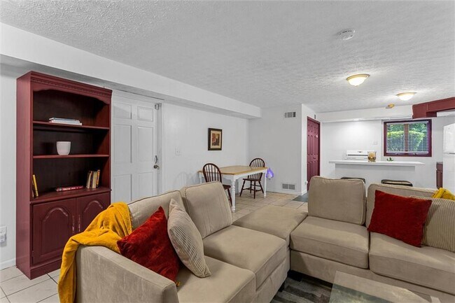 Building Photo - 5547 Circlestone Ln
