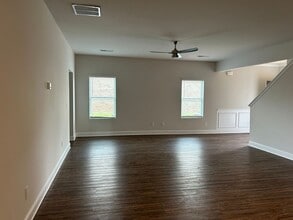 Building Photo - Three car garage Two story home close to e...