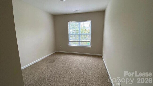 Building Photo - 5803 Cactus Valley Rd