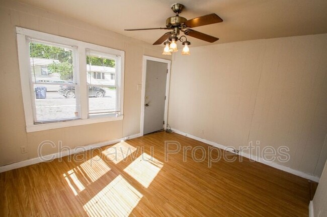 Building Photo - 414 Rotary