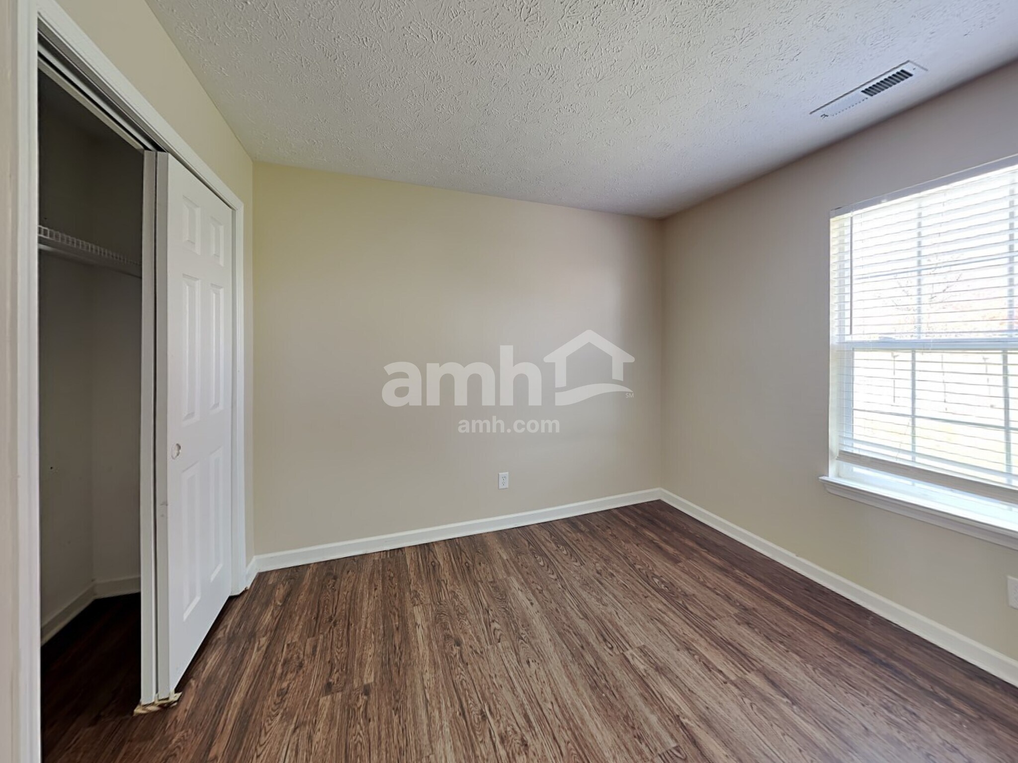 Building Photo - 17151 Shadoan Way