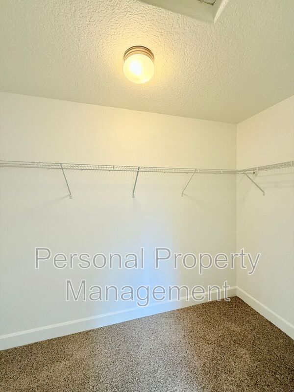 Building Photo - 3344 NW 47th Dr