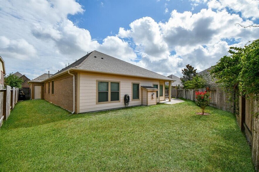 Building Photo - 27403 Bentridge Park Ln