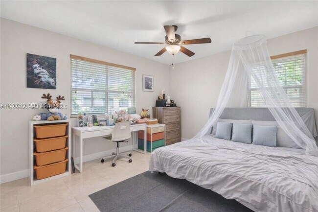 Building Photo - 4332 NW 120th Ln