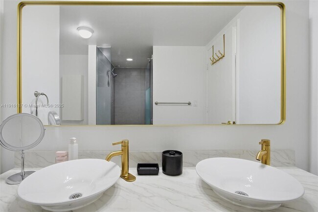 Building Photo - 92 SW 3rd St