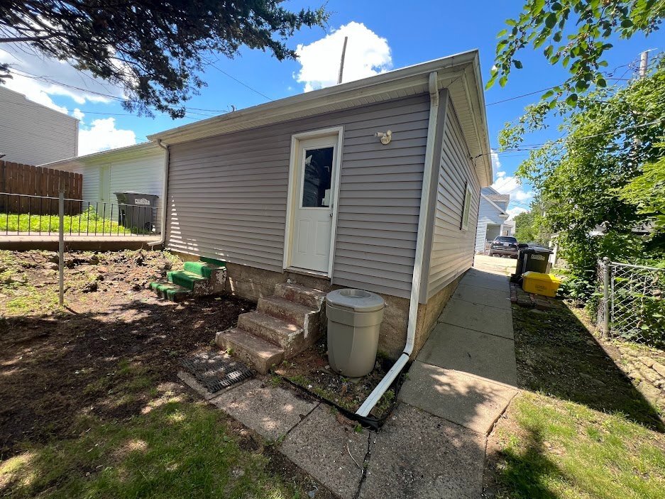 Building Photo - 1525 Fairview Pl