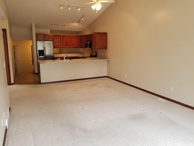 Building Photo - 1623 Lamberton Lake Dr NE