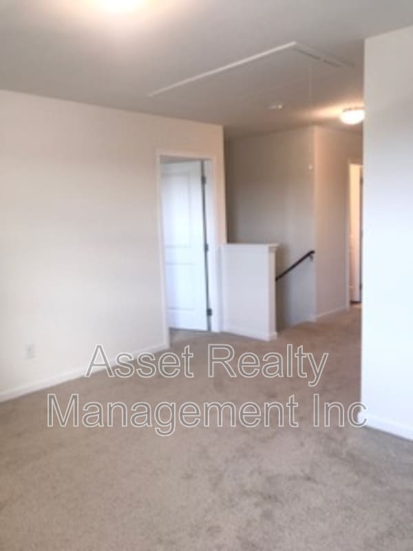 Building Photo - 2545 Cottonwood Dr