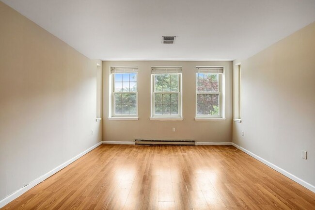 Building Photo - 2440 16th St NW