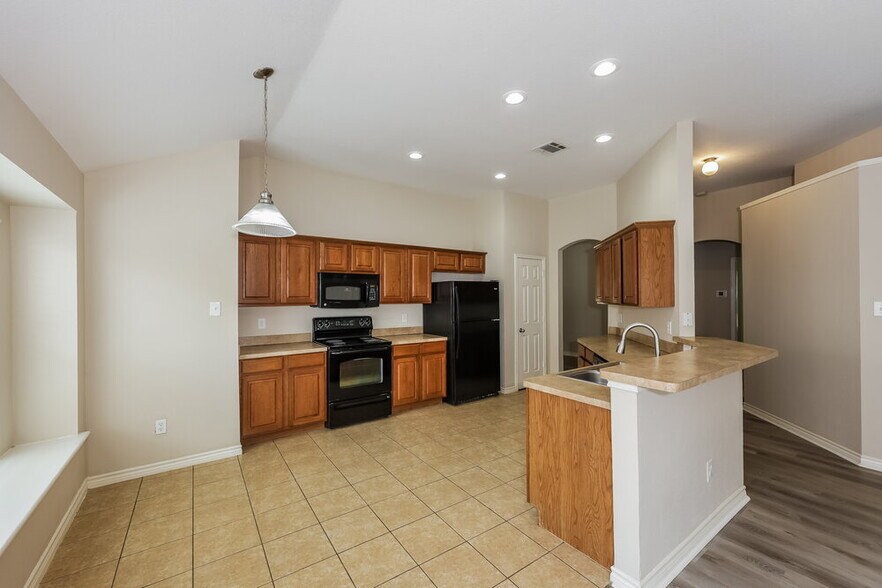 Building Photo - 6020 Walleye Dr