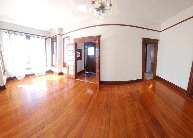 Building Photo - Islay Street  770-774