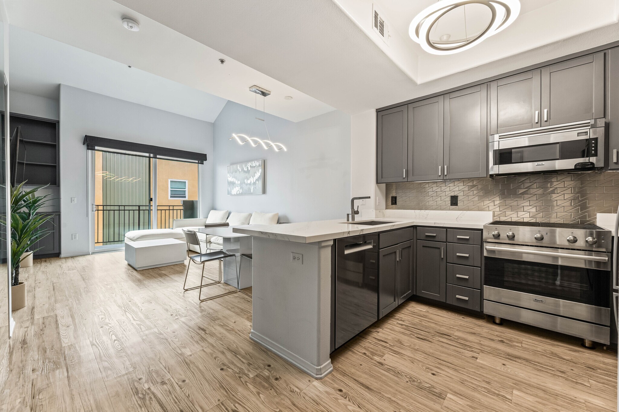 Building Photo - 4060 Glencoe Ave