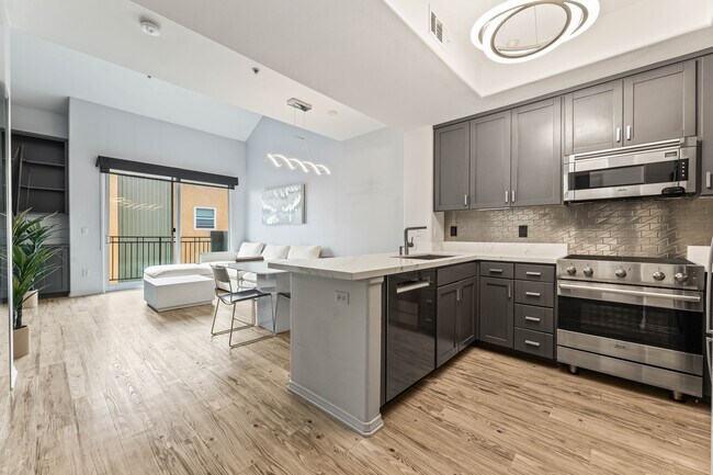 Building Photo - 4060 Glencoe Ave