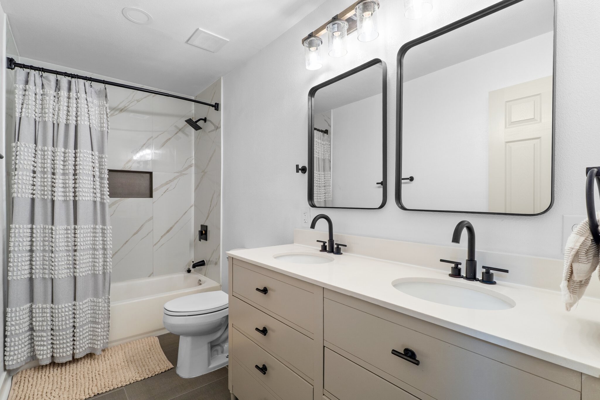 Building Photo - 5515 Cannonway Dr