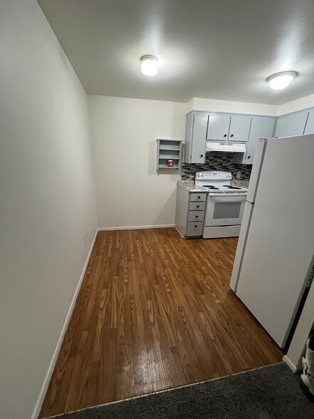 Kitchen entryway - 926 N Marion St