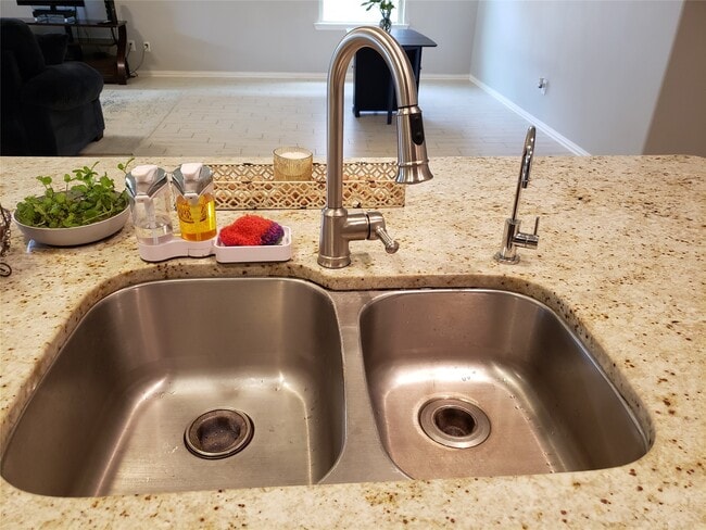 Building Photo - 226 Golden Grain Dr