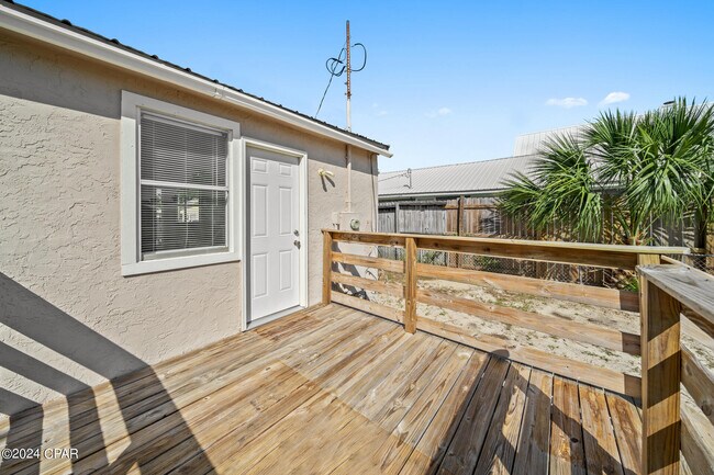 Building Photo - 6319 Sunset Ave