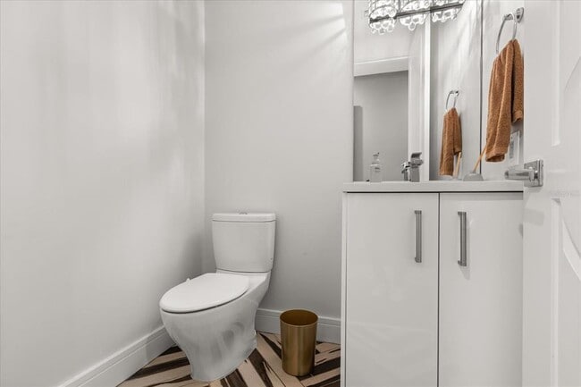 Building Photo - 1049 N Kentucky Ave