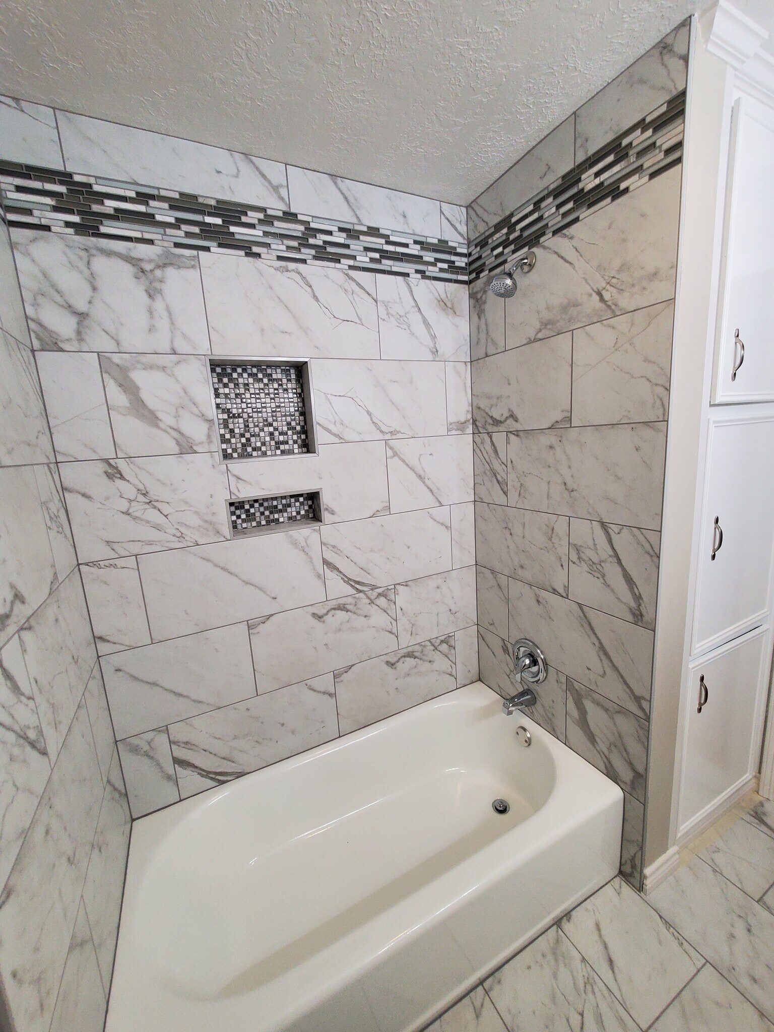 Building Photo - 4805 Lawndale Ave