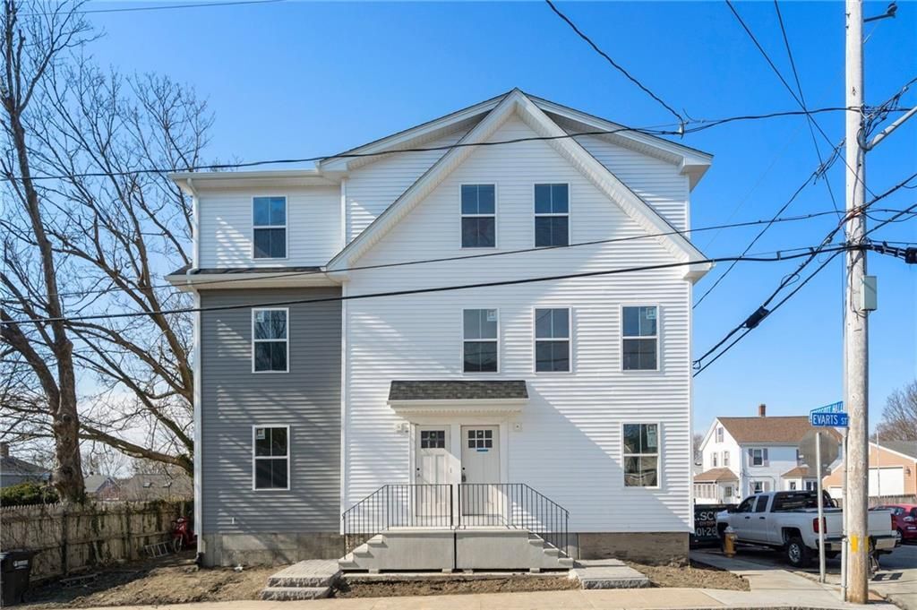 Building Photo - 36 Evarts St