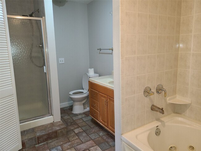 Building Photo - 3314 Rochdale St