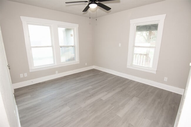 Building Photo - 3307 Broadway St