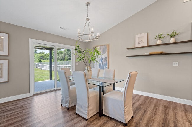 Building Photo - 5990 Tamarack Dr