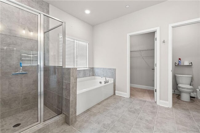 Building Photo - 156 Adams Cir