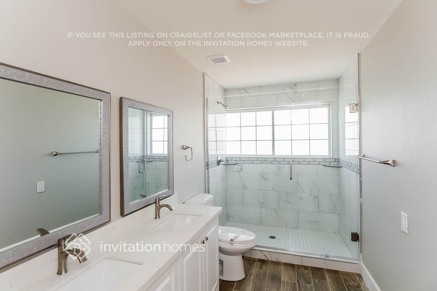 Building Photo - 1923 E Vine Ave