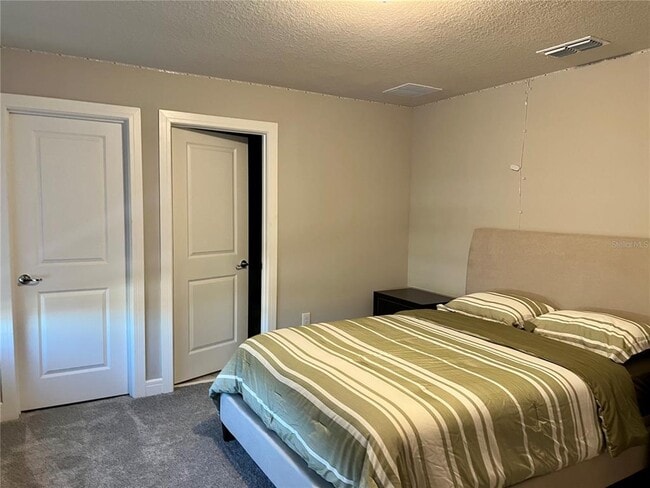 Building Photo - 5353 Royal Point Ave