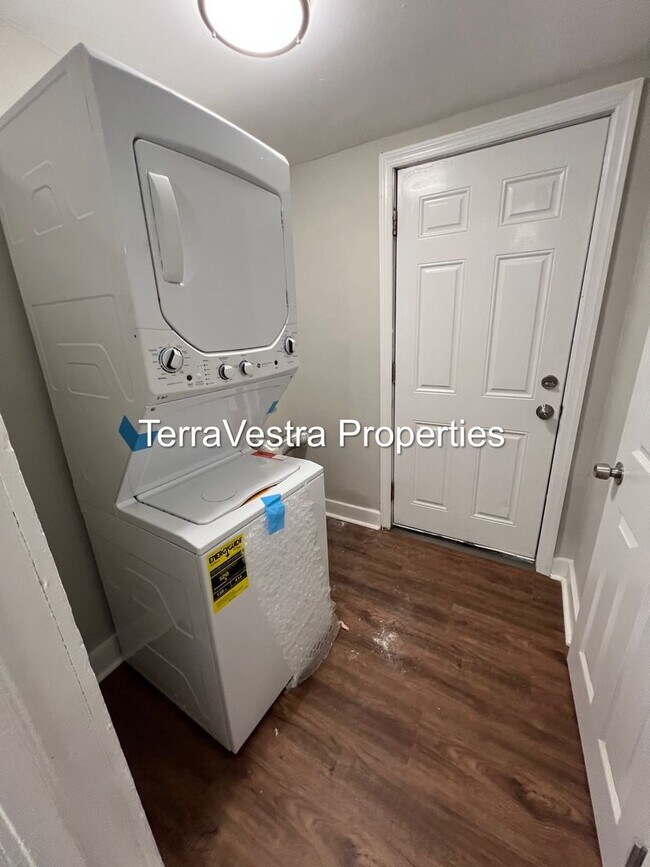 Building Photo - 4 Bed in Millville! Eligible for $500 Security Deposit.