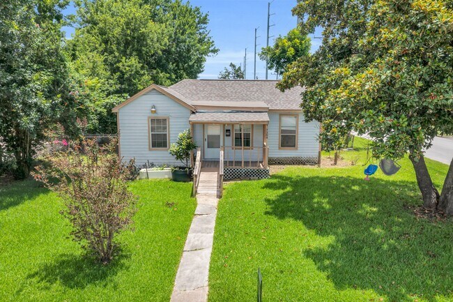 Building Photo - 7304 Kinney St