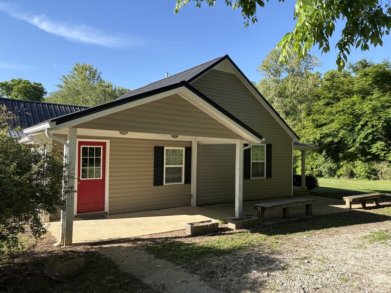 Side entrance - 9603 Alley Branch Rd