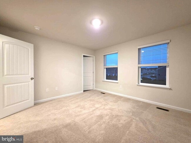 Building Photo - 822 Mersey Ln