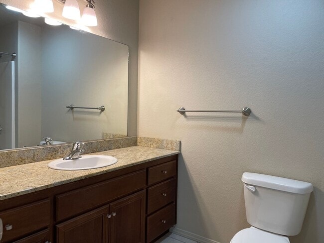 Building Photo - Great 3 Bedoom 2 Bath Home