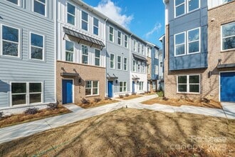 Building Photo - 3011 Jolene Ct