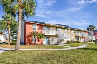 Building Photo - Water Front 1 Bedroom 1 Bath Condo for Rent in Brandon - 2nd Floor - Incredible Views