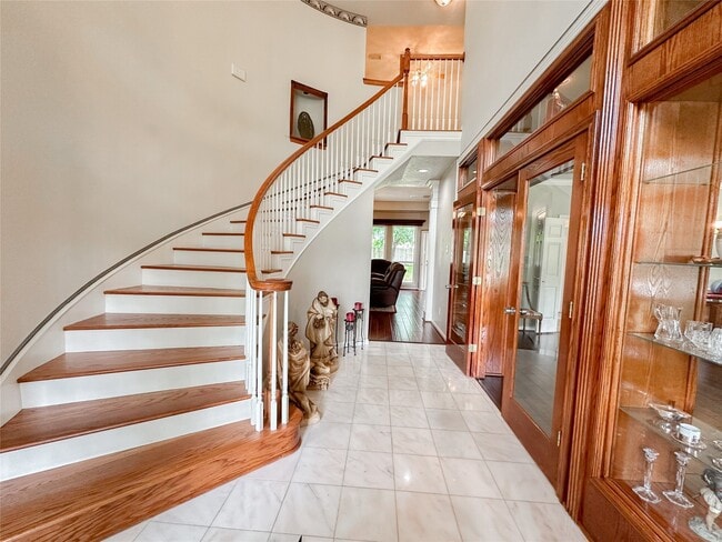 Building Photo - 9402 Brentwood Lakes Cir