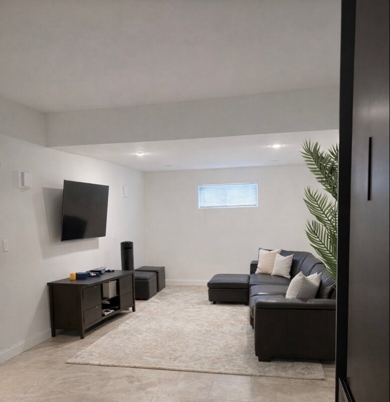 Building Photo - 952 Green Bay Rd